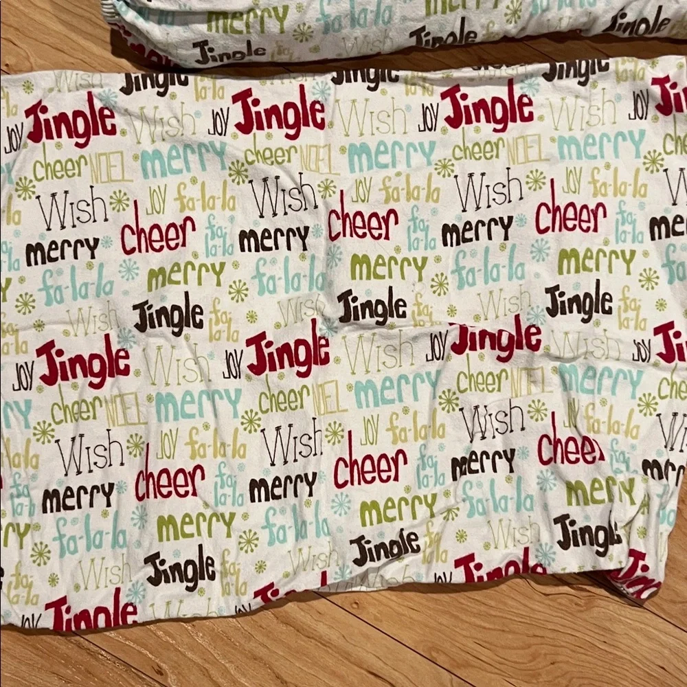 Cheerful Holiday twin Set ( no flat sheet)